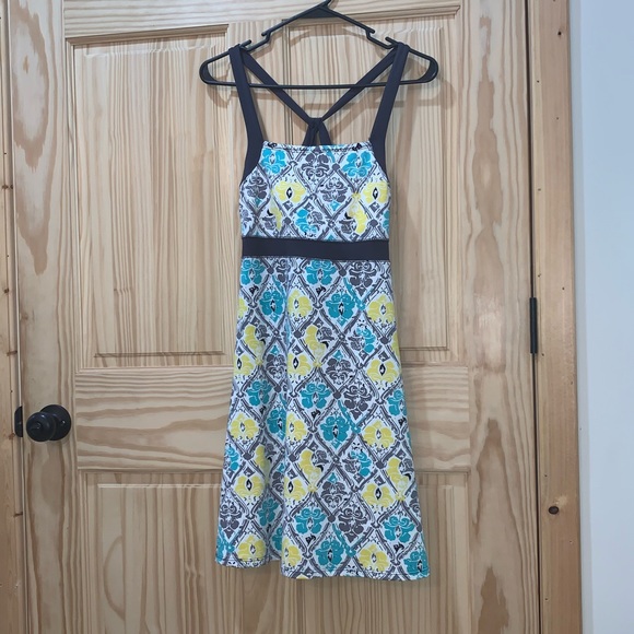 Soy Bu printed crossed back active dress size S - Picture 3 of 8